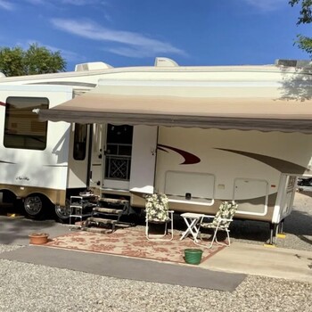 Thumbnail of RV