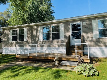 Thumbnail of mobile home