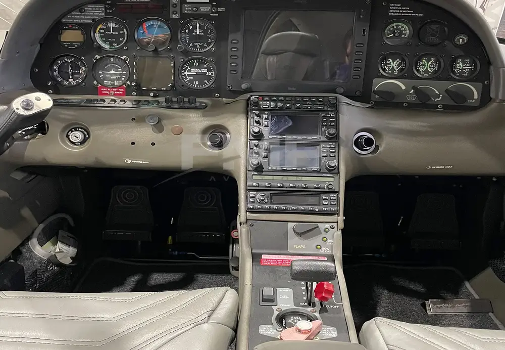 7063/cirrus-sr20-2002-flightmarket-id-7063-26183.webp