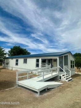 Thumbnail of mobile home