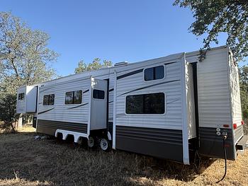 Thumbnail of RV