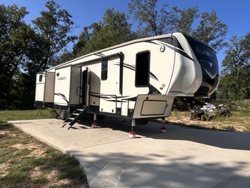 Thumbnail of RV