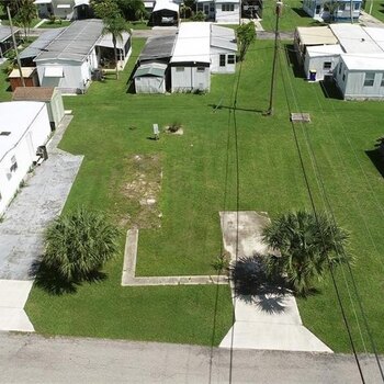 Thumbnail of mobile home lot