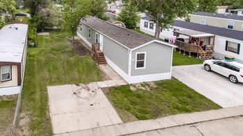 Thumbnail of mobile home