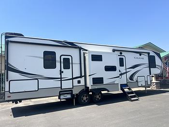 Thumbnail of RV