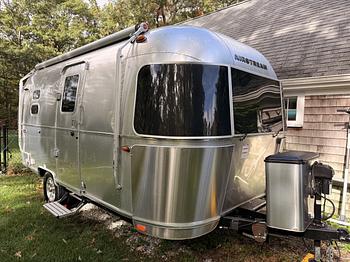Thumbnail of RV