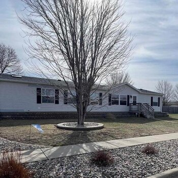 Thumbnail of mobile home