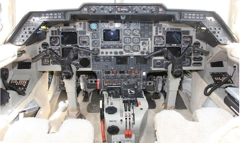 3921/hawker-800a-1989-4-venda-flightmarket-4248.jpg