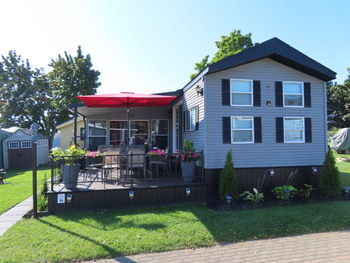 Thumbnail of mobile home