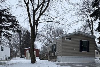 Thumbnail of mobile home