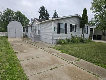 Thumbnail of mobile home