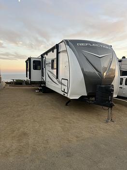 Thumbnail of RV