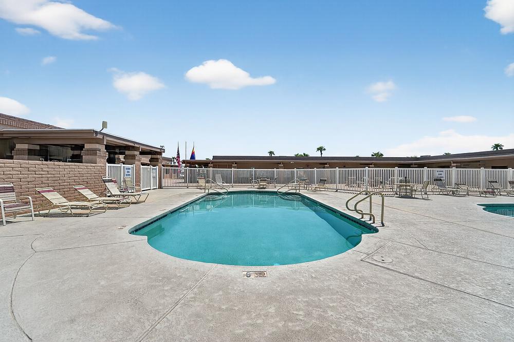 04 400 N Plaza Dr Apache Junction AZ 85120 USA Exterior DSC00568