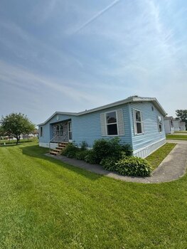 Thumbnail of mobile home