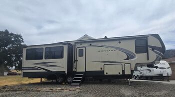 Thumbnail of RV