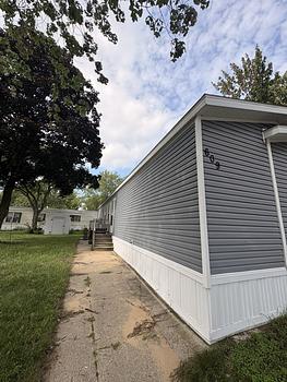 Thumbnail of mobile home