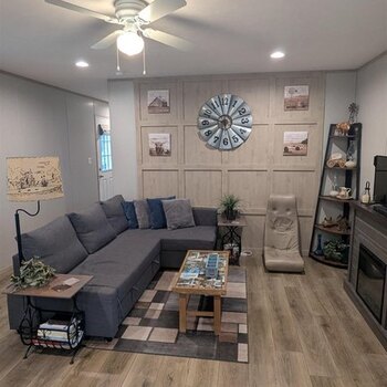 Thumbnail of mobile home