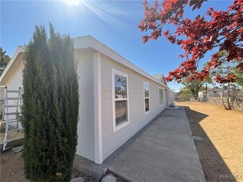 Thumbnail of mobile home