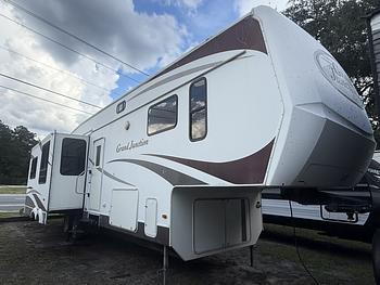 Thumbnail of RV