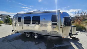 Thumbnail of RV
