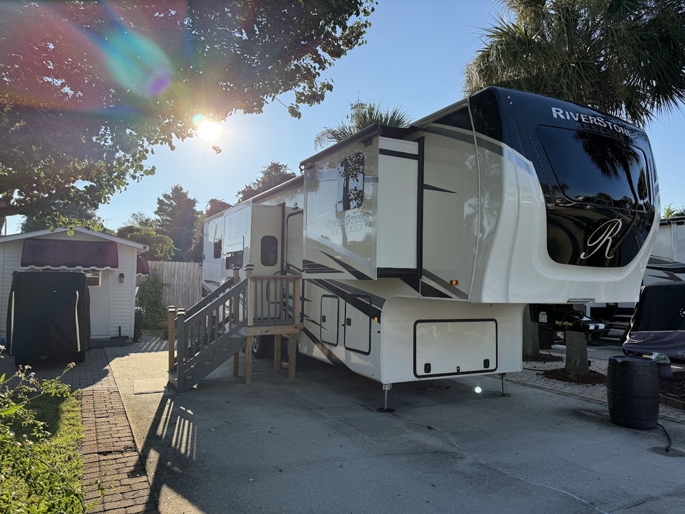 Photo of Rv
