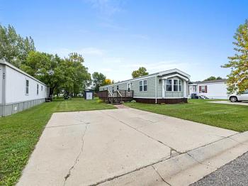 Thumbnail of mobile home lot