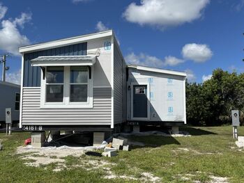 Thumbnail of mobile home