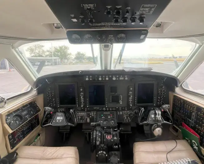 7577/beechcraft-king-air-c90gti-2008-flightmarket-id-7577-07044.webp