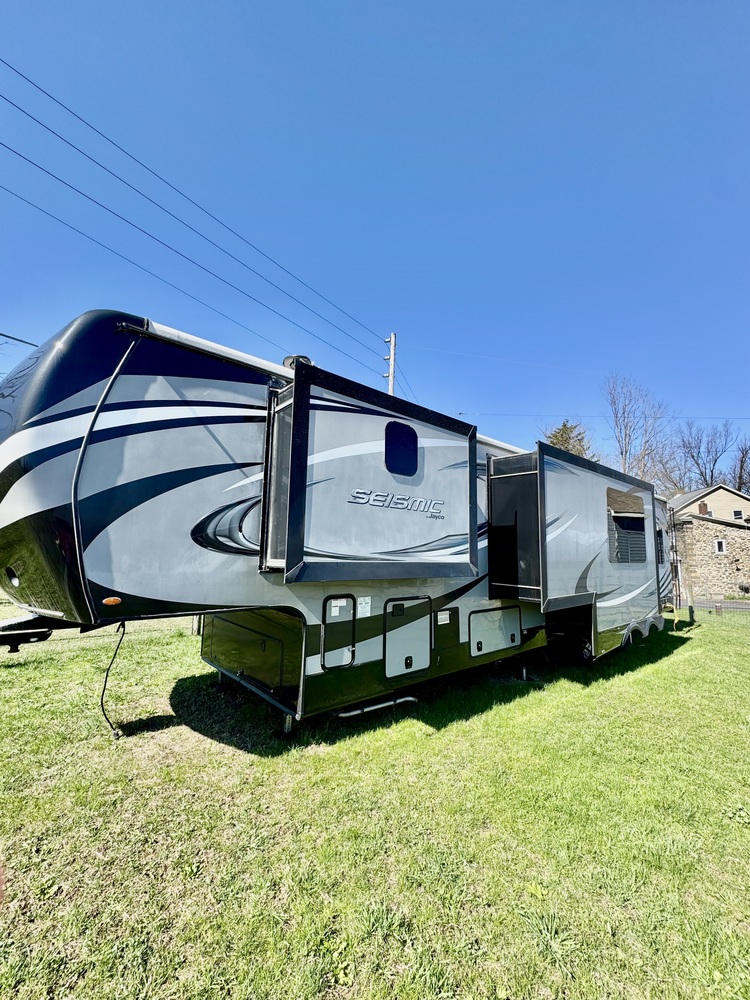 Photo of Rv