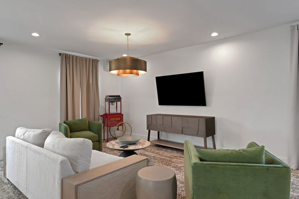 2050 W Dunlap Ave Phoenix AZ 85021 USA Living room 2050Dunlap 79