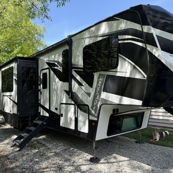Thumbnail of RV