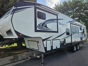 Thumbnail of RV