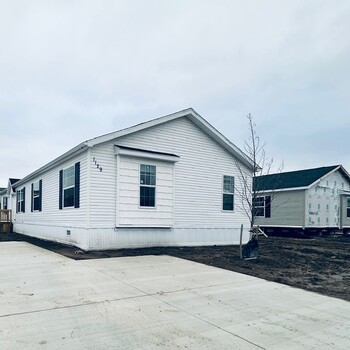 Thumbnail of mobile home