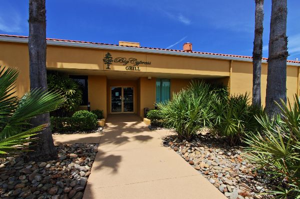 Onsite Restaurant & Tavern