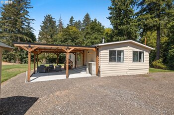 Thumbnail of mobile home