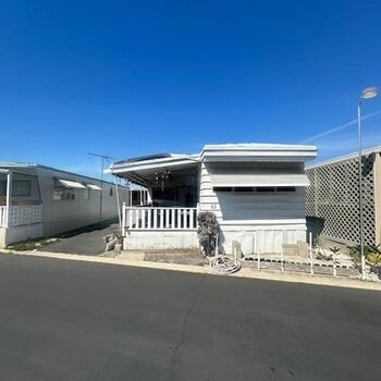 Thumbnail of mobile home