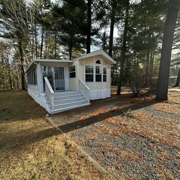 Thumbnail of mobile home