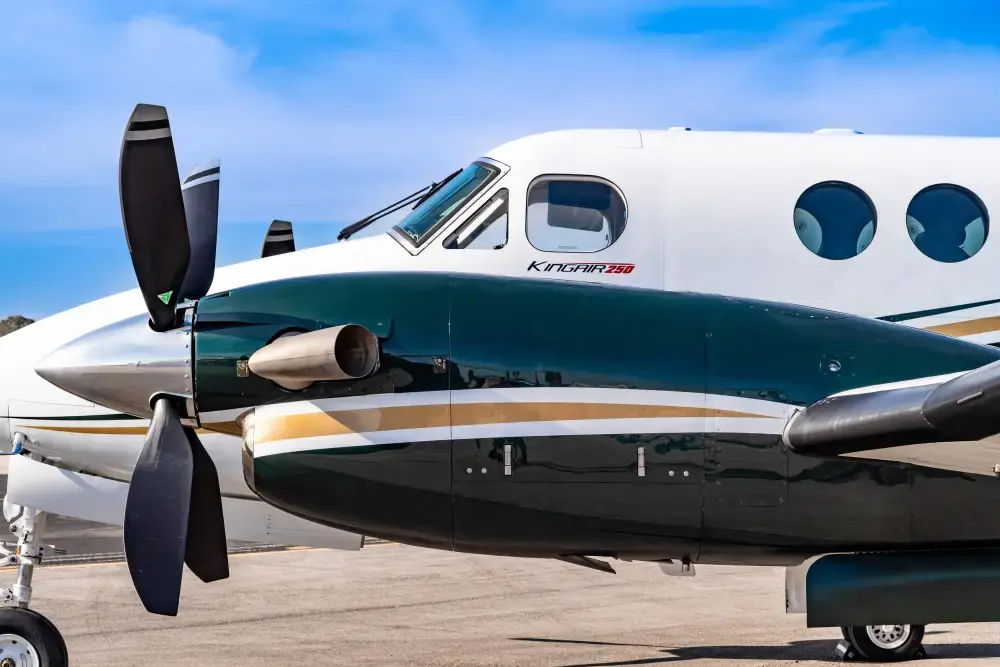 7529/beechcraft-king-air-250-2014-flightmarket-id-7529-26122.webp