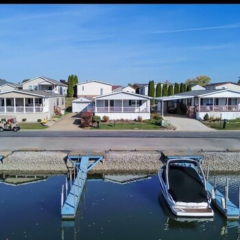 Thumbnail of mobile home