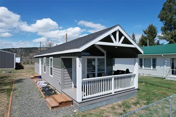 Thumbnail of mobile home