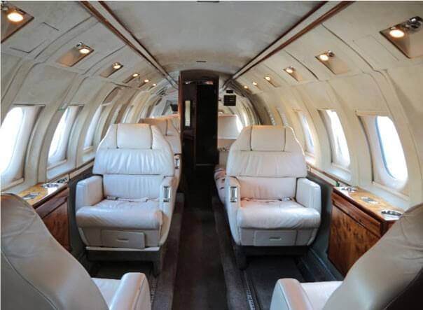 3921/hawker-800a-1989-4-venda-flightmarket-4120.jpg