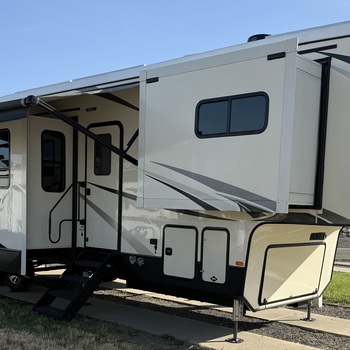 Thumbnail of RV