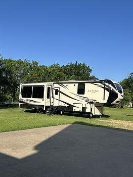 Thumbnail of RV