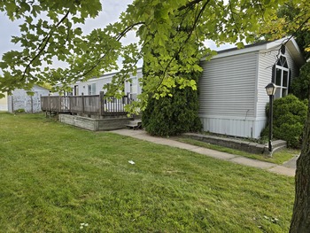 Thumbnail of mobile home