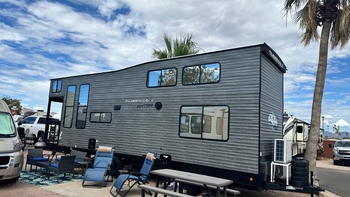 Thumbnail of RV