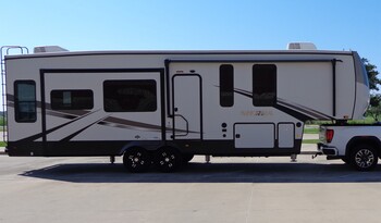 Thumbnail of RV