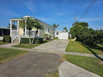 Thumbnail of mobile home