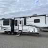 RV for Sale: 2022 AVALANCHE 338GK
