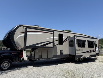 Thumbnail of RV