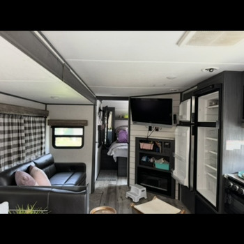 Thumbnail of RV
